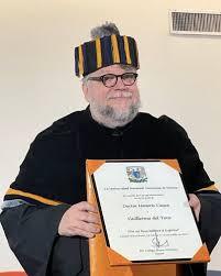 #VIDEO Guillermo del Toro recibe doctorado Honoris Causa de la UNAM