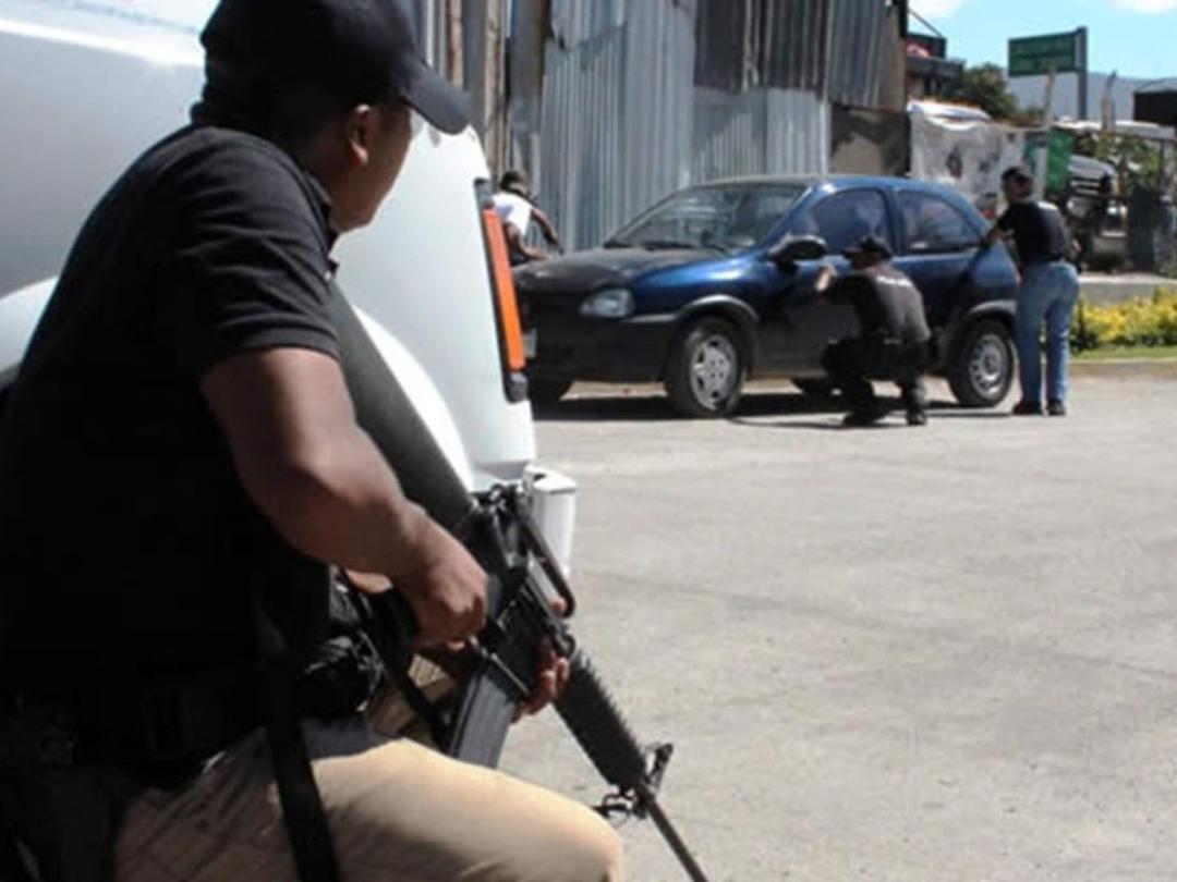 Sentencian a dos personas que portaban armas de fuego en Puerto Vallarta