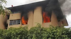 Incendio en la torre de departamentos en la colonia Infonavit Estadio