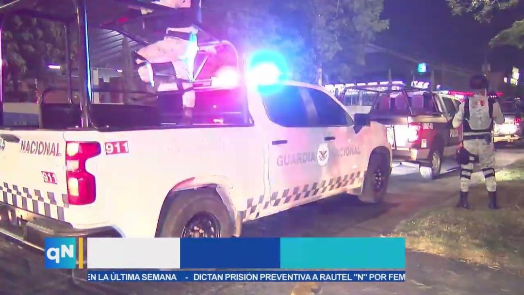 Detienen a dos hombres tras una persecución de una camioneta de alta gama robada en la Av. González Gallo