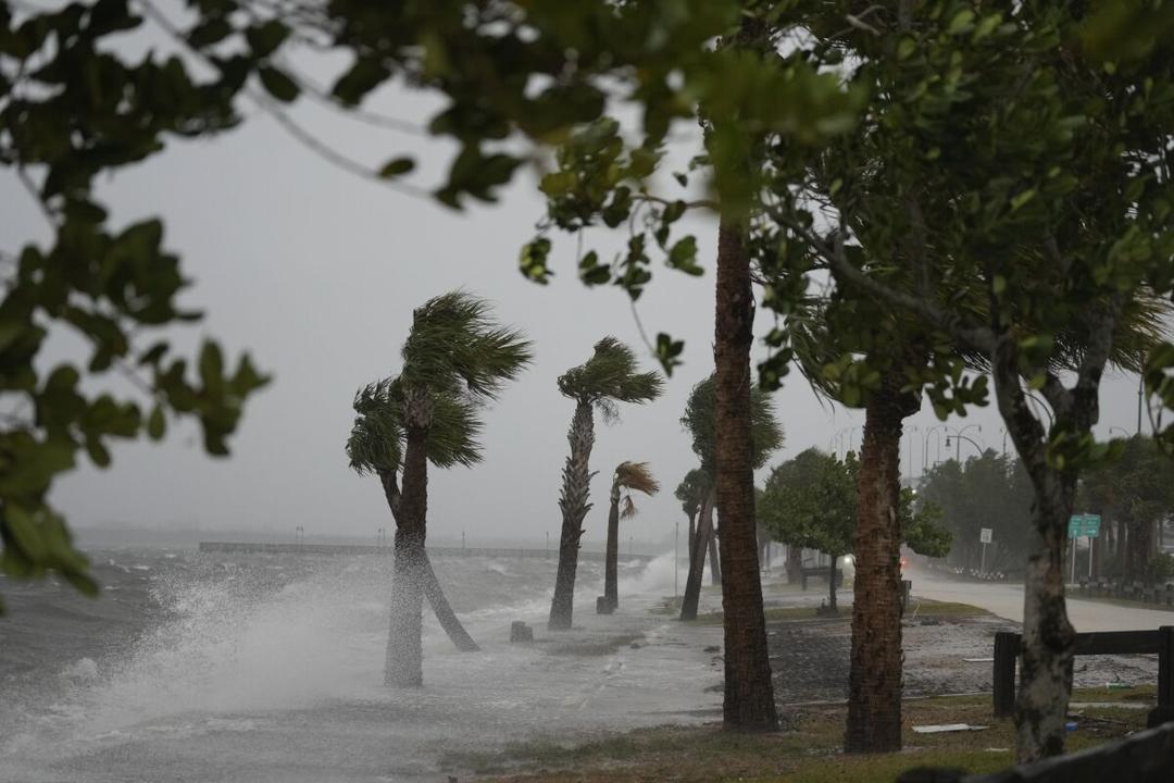 Florida confirma tres fallecidos tras paso de ‘Nicole’