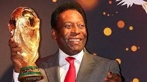 Pelé emite un mensaje que tranquiliza a todo sus seguidores tras su hospitalización
