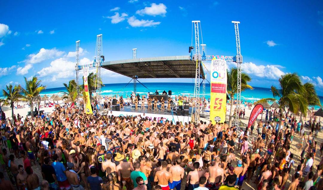 Springbreakers: Miles de turistas comienzan a llegar a playas mexicanas
