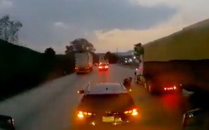 Sujetos disparan a un chofer de  un tráiler en la autopista México-Querétaro