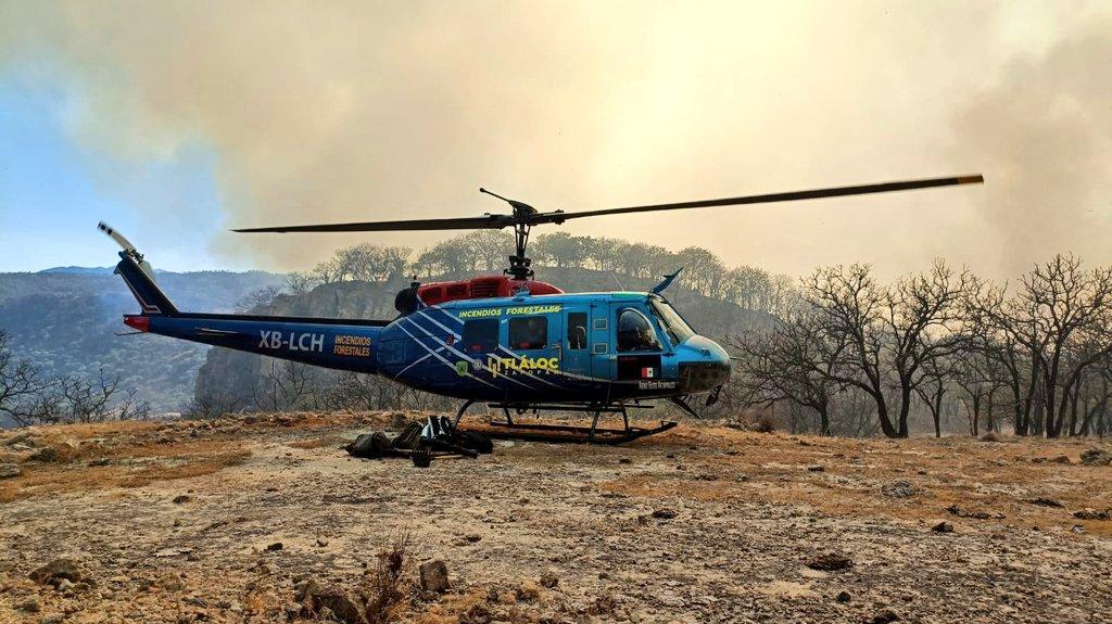 Protección Civil y Bomberos de Zapopan combate un incendio en Huaxtla