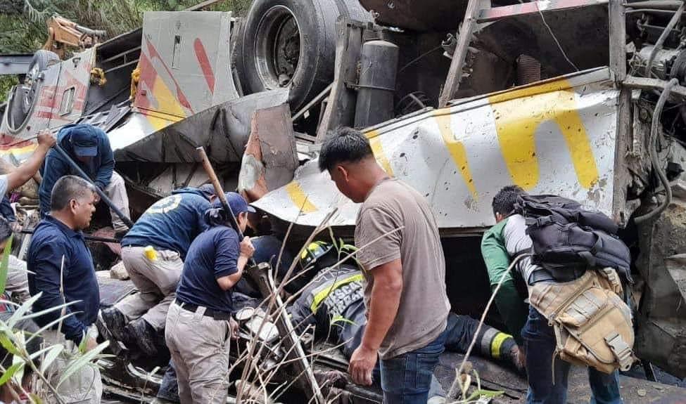 27 muertos tras accidente de autobús de pasajeros en Oaxaca