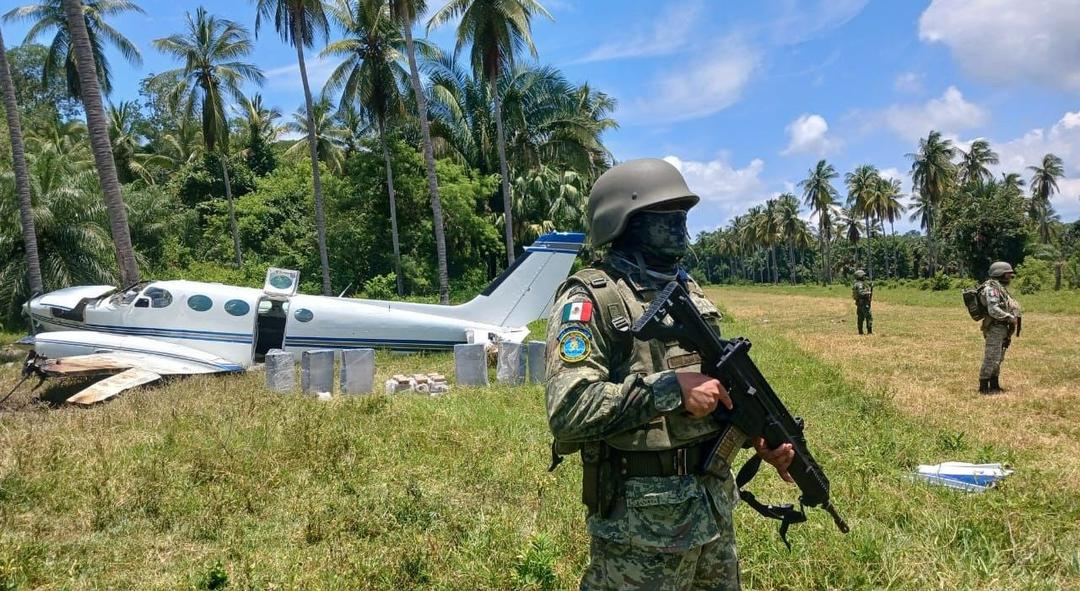 Chiapas: Sedena asegura aeronave con media tonelada de cocaína