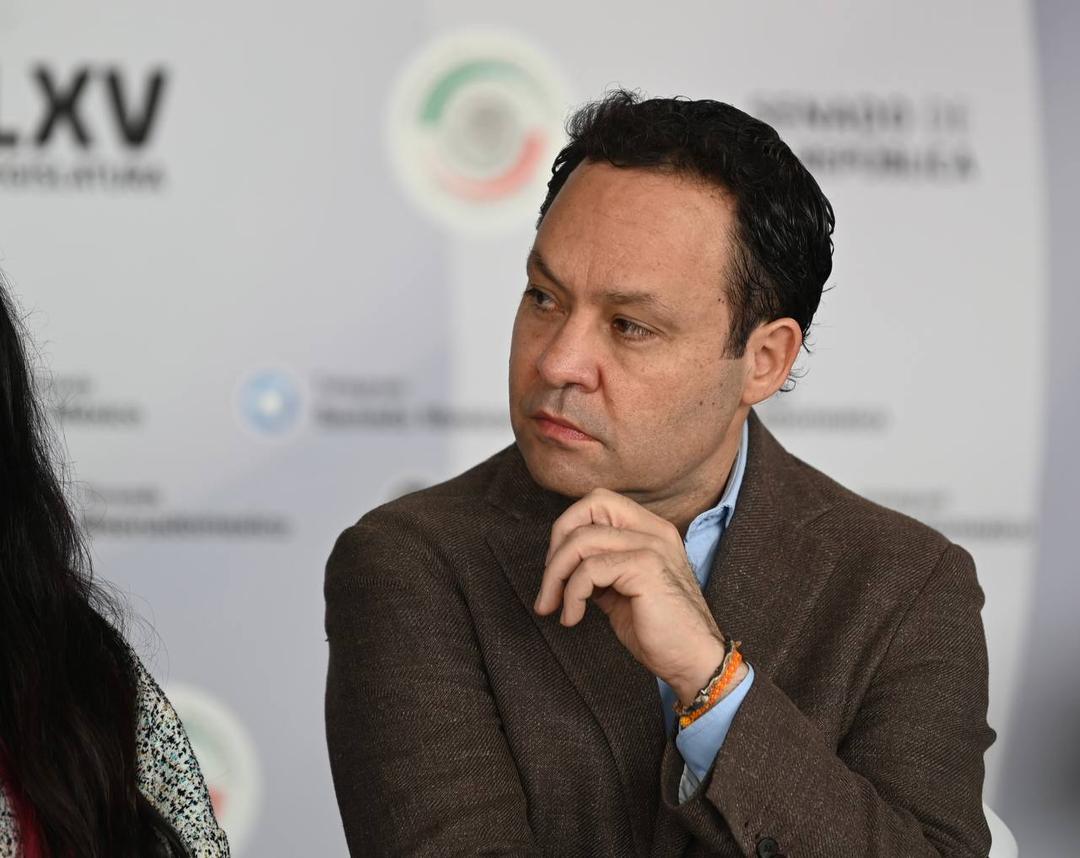 Clemente Castañeda se baja de la contienda por la gubernatura de Jalisco
