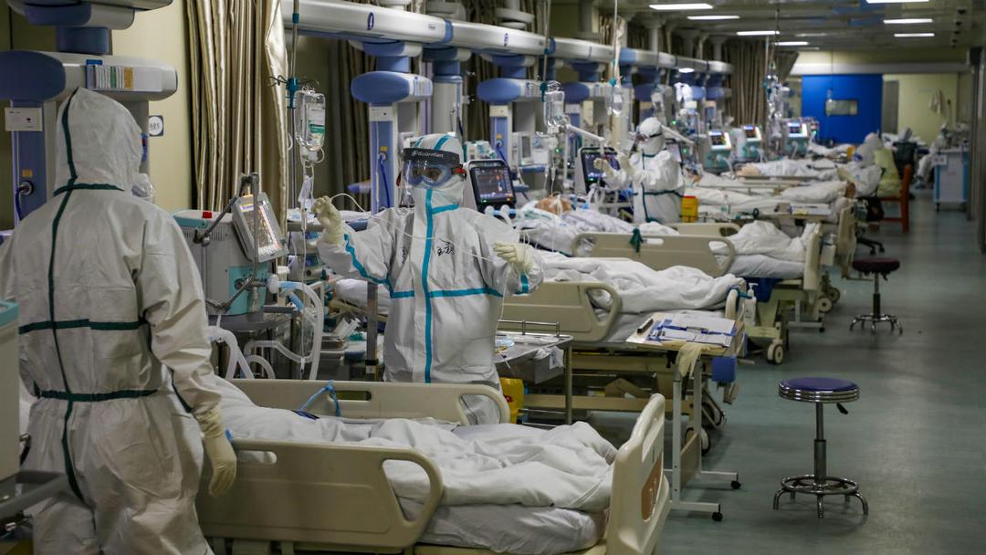 China: OMS está en alarma por un brote de neumonía infantil que colapsa hospitales