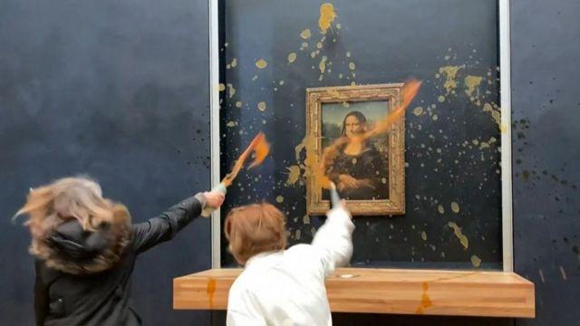 Viral: Activistas climáticas avientan sopa a la ‘Mona Lisa’ en Louvre