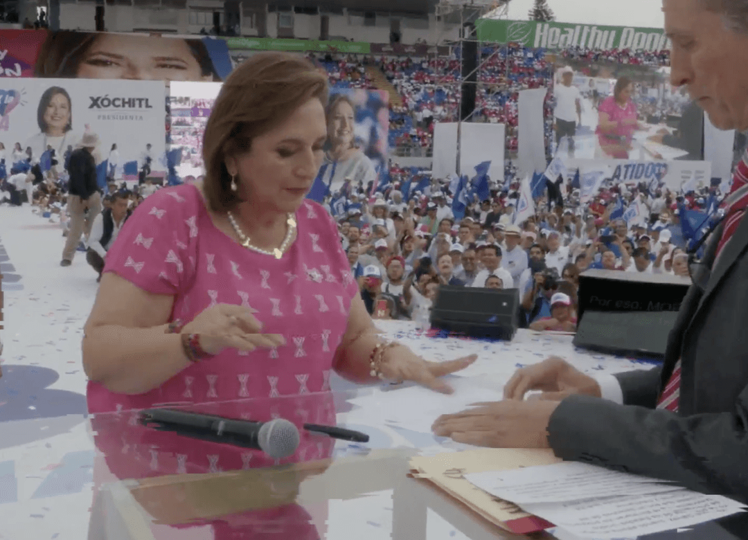 Elecciones 2024: Xóchitl Gálvez firma un pacto de sangre por programas sociales