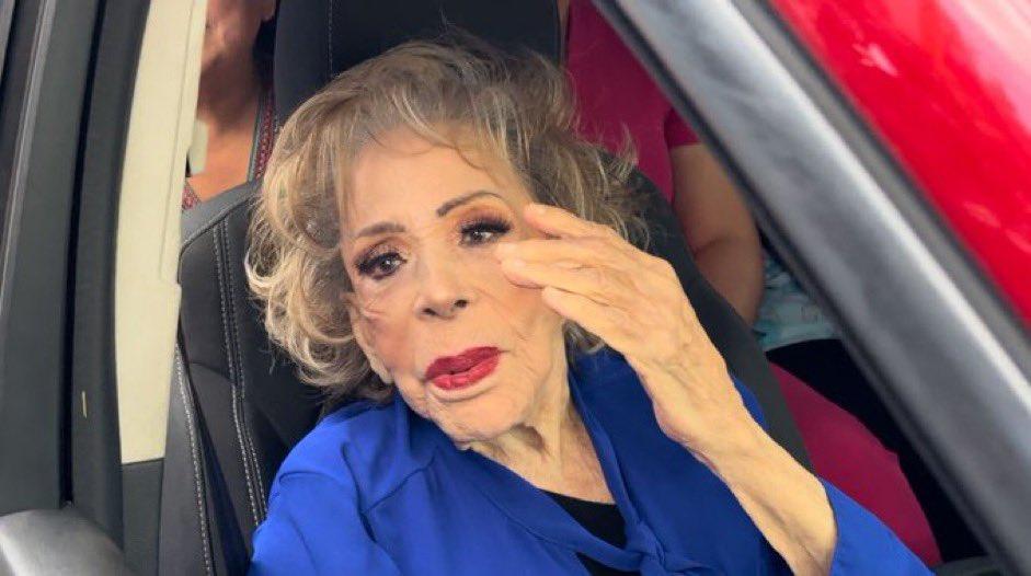 Silvia Pinal sale del hospital tras estar 12 días internada