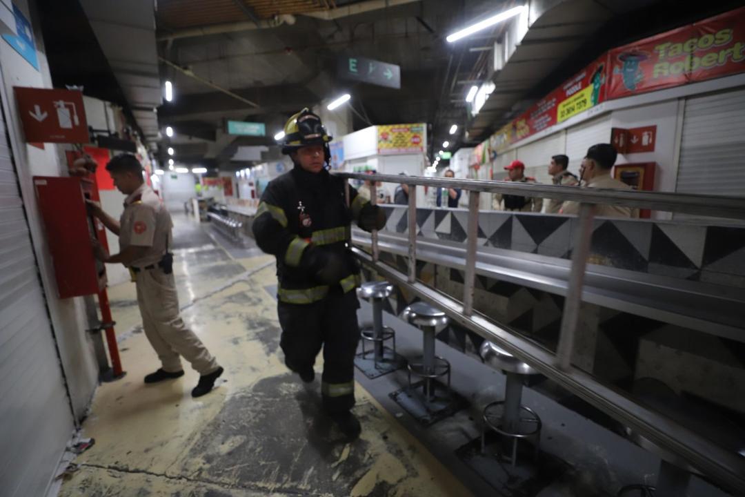 Mercado Corona: Se incendia un puesto de comida, pero controlan incidente