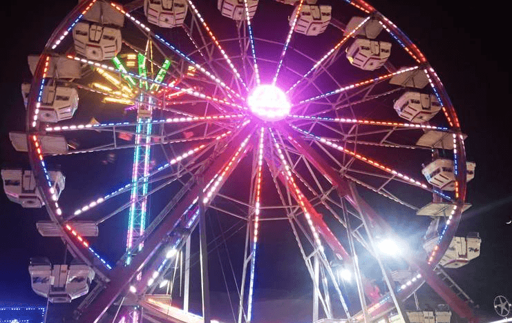 Viral: ¡De terror! Papá e hijo caen de una rueda de la fortuna en una feria