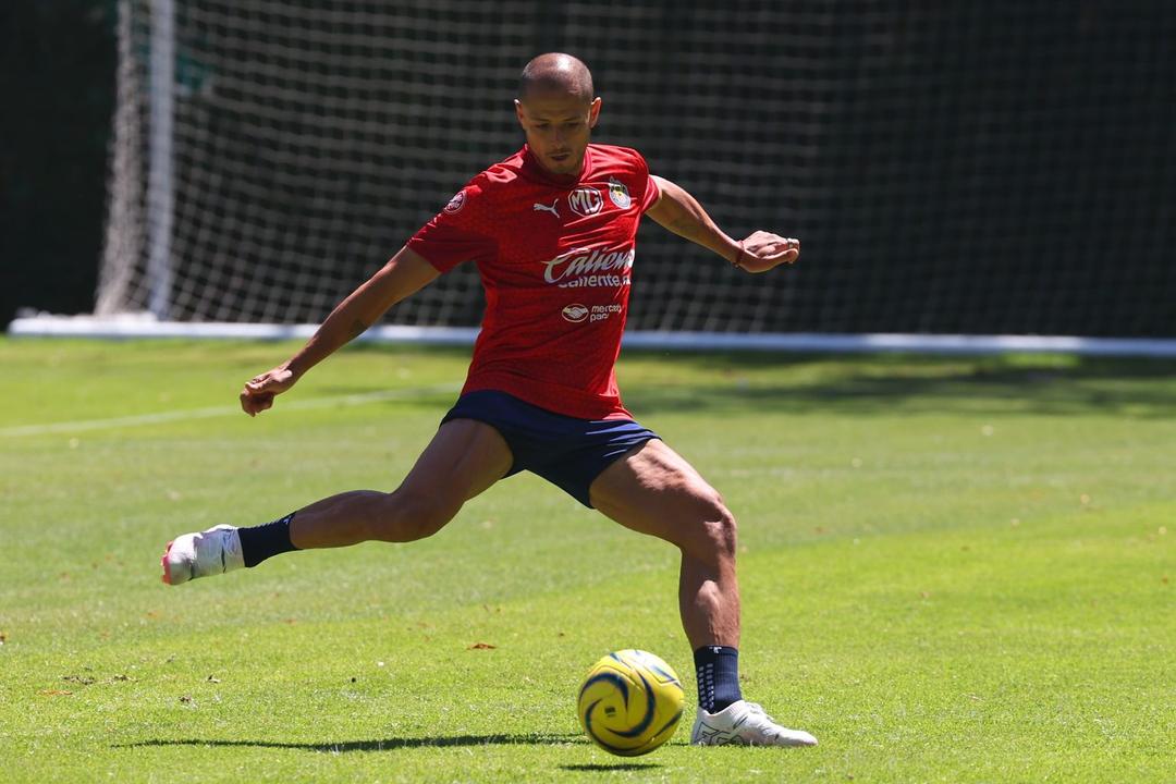 Chivas: Chicharito reaparecerá en el equipo este sábado