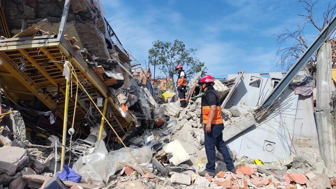 CDMX: Explosión por acumulación de gas deja varios heridos y casas dañadas.