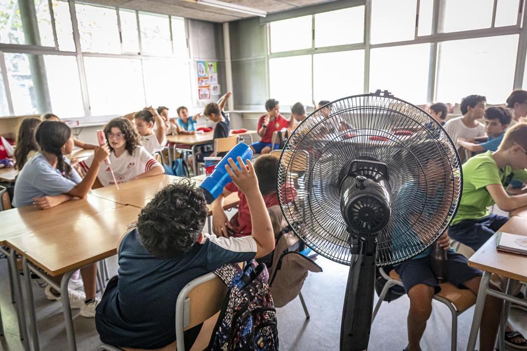 Nuevo León reduce las clases por el calorón