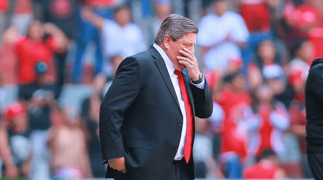 Miguel Herrera deja de ser director técnico de los Xolos