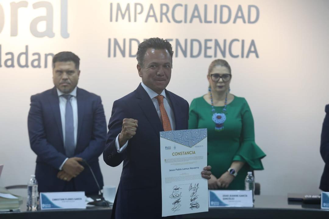 Pablo Lemus recibe constancia de mayoría como gobernador electo