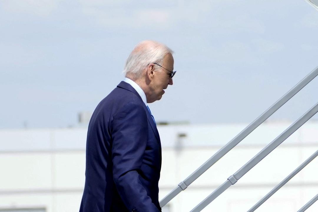 Joe Biden da positivo a COVID en medio de la campaña electoral