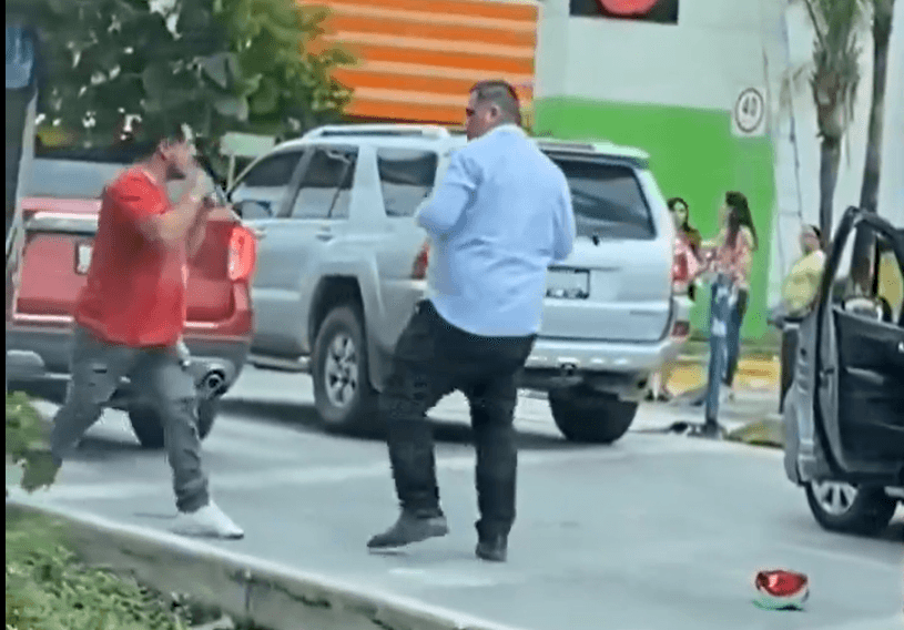 Viral video: Chofer de la ruta 633 pelea con automovilista en Guadalajara en plena avenida Juan Pablo II