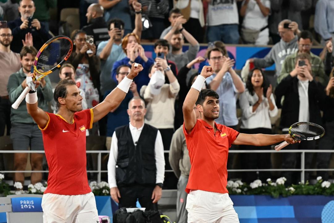 Rafa Nadal y Carlos Alcaraz avanzan en dobles de París 2024