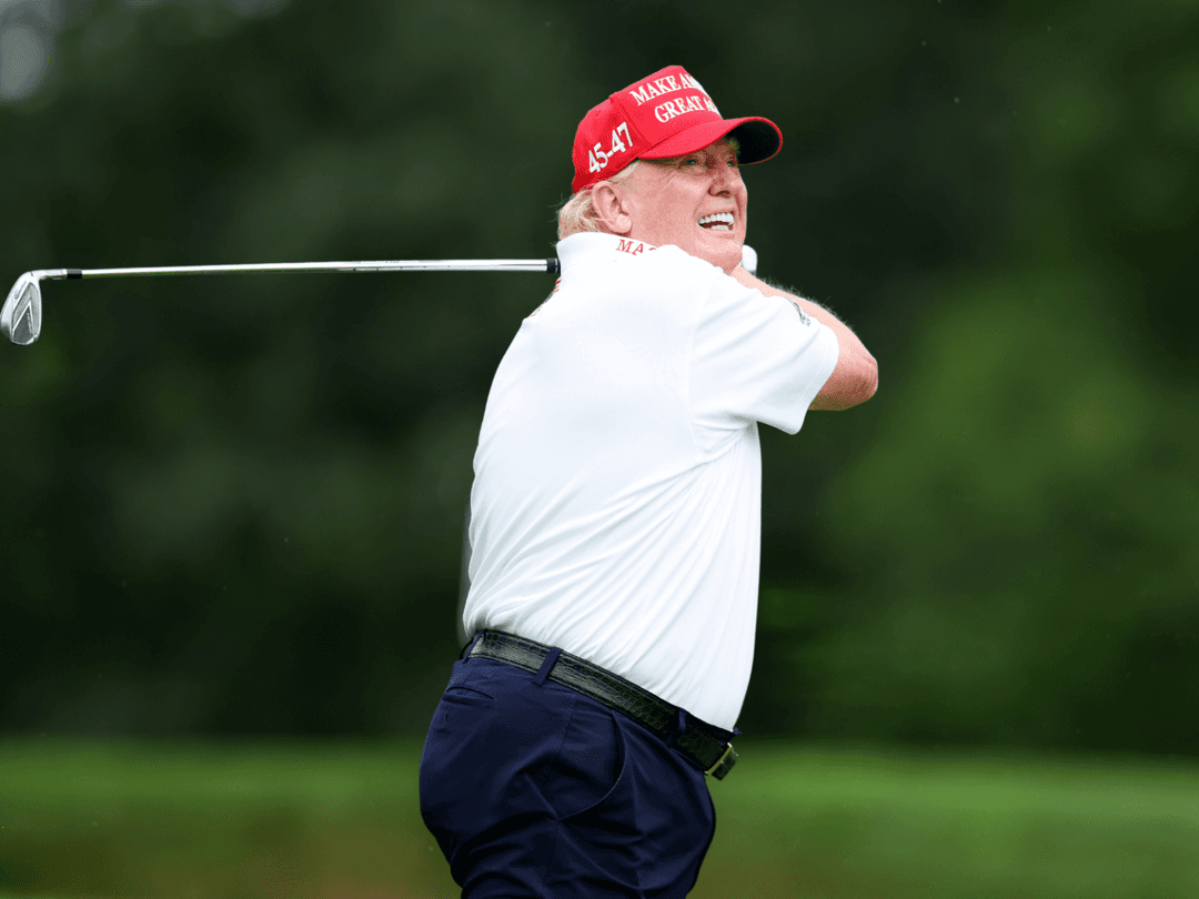 Trump desafía con 1MDD a Biden en un partido de golf