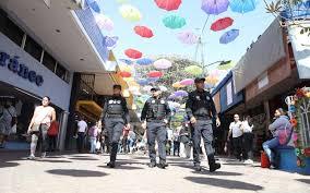 Mercado del mar repleto de personas este jueves santo 