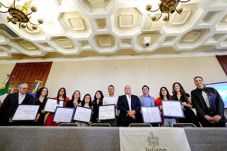 Gobierno de Jalisco entrega reconocimientos al premio estatal de la juventud donde se destacó a 7 jóvenes en diferentes categorías