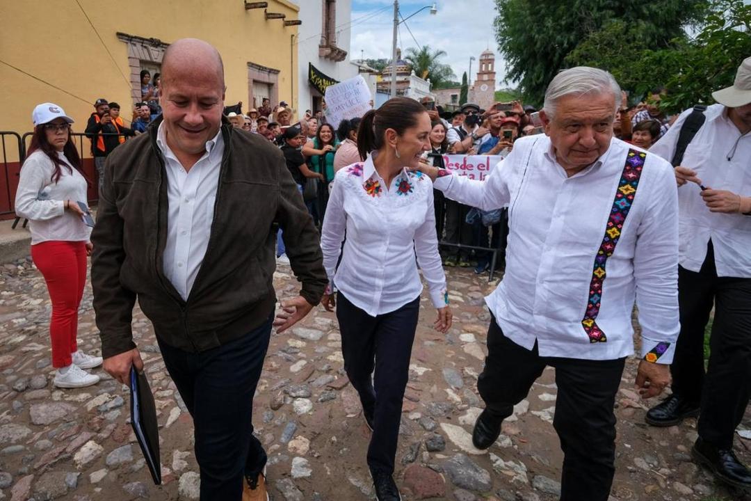 Enrique Alfaro dialogará con AMLO sobre carreteras federales y Línea 4