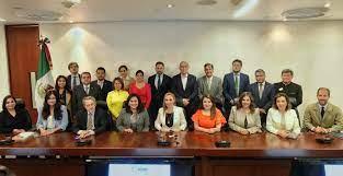 Senadores del PAN firman carta con Vox en defensa de ‘la propiedad privada’