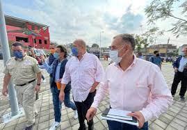 Alfaro entrega apoyos a los afectados por desbordamiento del Arroyo Seco