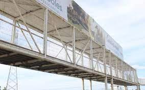 Puente peatonal ubicado en límites de GDL y Tlaquepaque punto de robos y asaltos