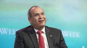 Interpol emite ficha roja por ex director de Pemex, Carlos Treviño