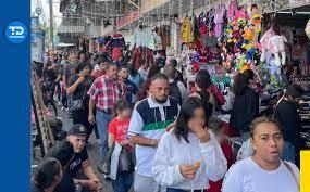 Compras navideñas de pánico tapizan zonas comerciales de Guadalajara