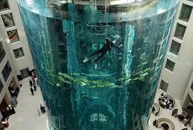 Explota acuario en un hotel de Berlín