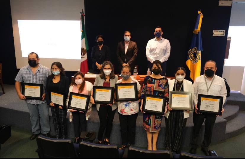 Entregan reconocimientos por excelencia a servidores públicos destacados