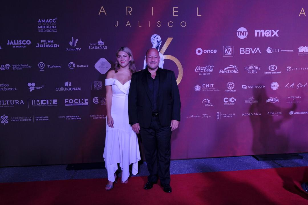 Enrique Alfaro asiste a los premios Ariel 2024 en el Degollado