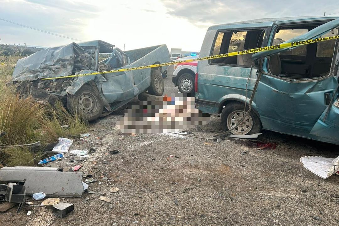 Ojuelos: Accidente carretero deja 6 muertos y 4 heridos