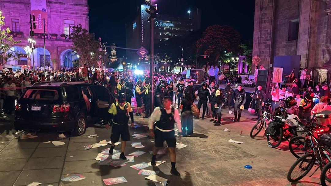 Guadalajara: Atropellan a grupo de manifestantes afuera de la Catedral