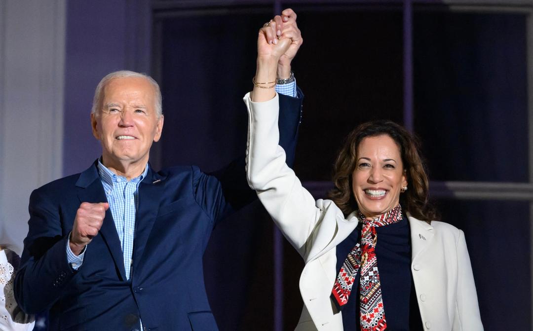 Joe Biden y Kamala Harris visitan a los afectados por el Huracán Helen