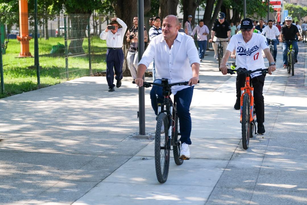 Puerto Vallarta: Enrique Alfaro inaugura ciclovía y rehabilitación de boulevard