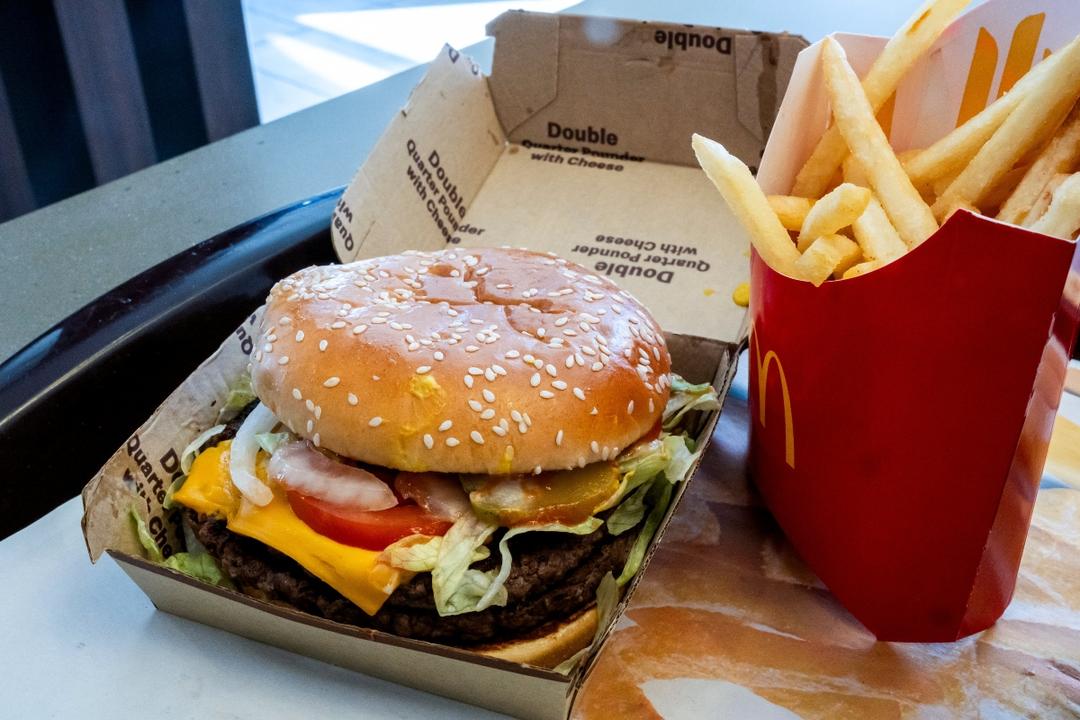 Mc Donalds: Va un muerto y 104 enfermos por brote de E-Coli en hamburguesas