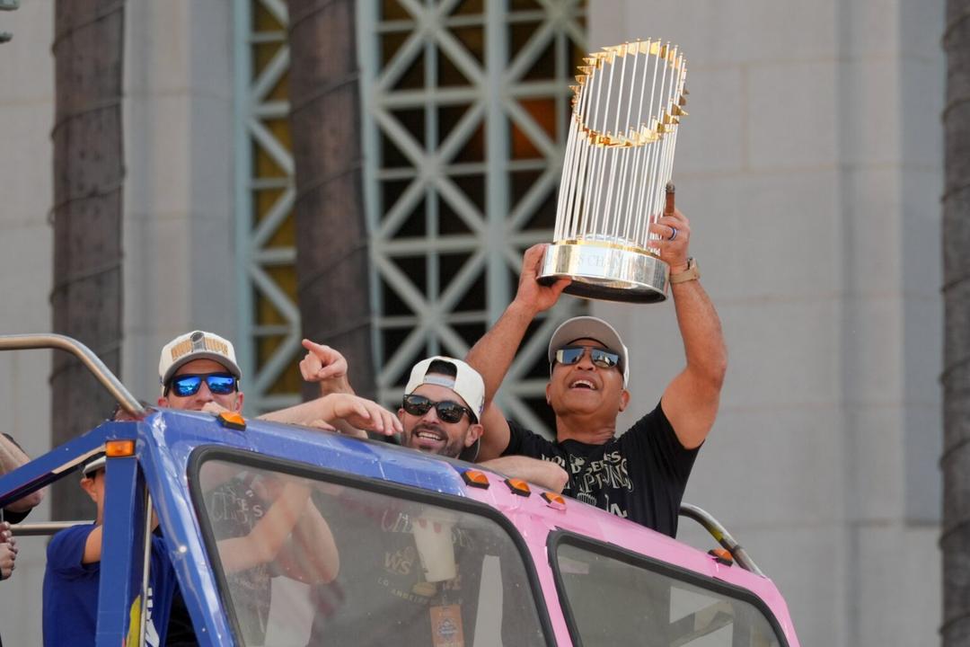 Serie Mundial: Dodgers festejan con desfile en la ciudad de Los Ángeles