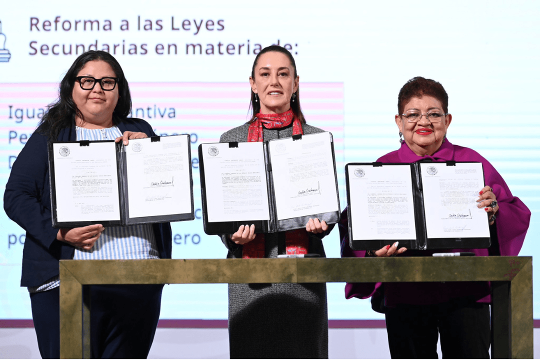 Claudia Sheinbaum firma decreto de igualdad sustantiva