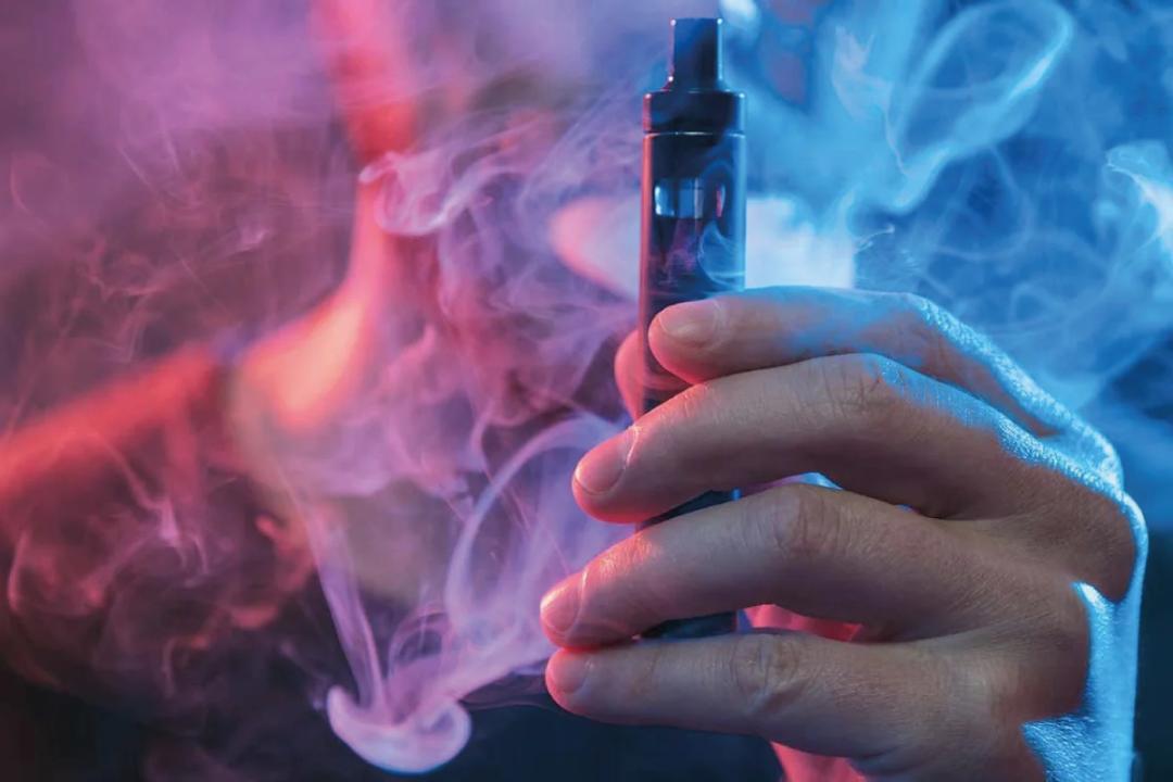 Vapeadores: Diputados avalan prohibición de cigarros electrónicos