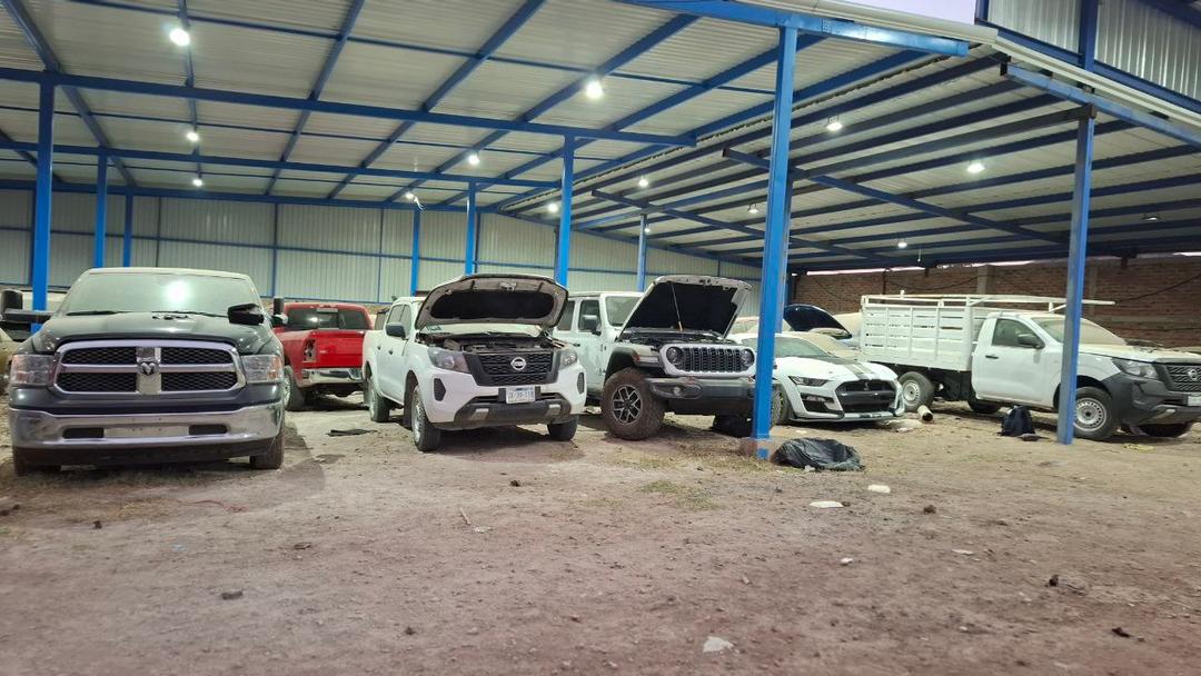 Viral: Aseguran 60 autos de lujo que trajeron desde Estados Unidos a Jalisco