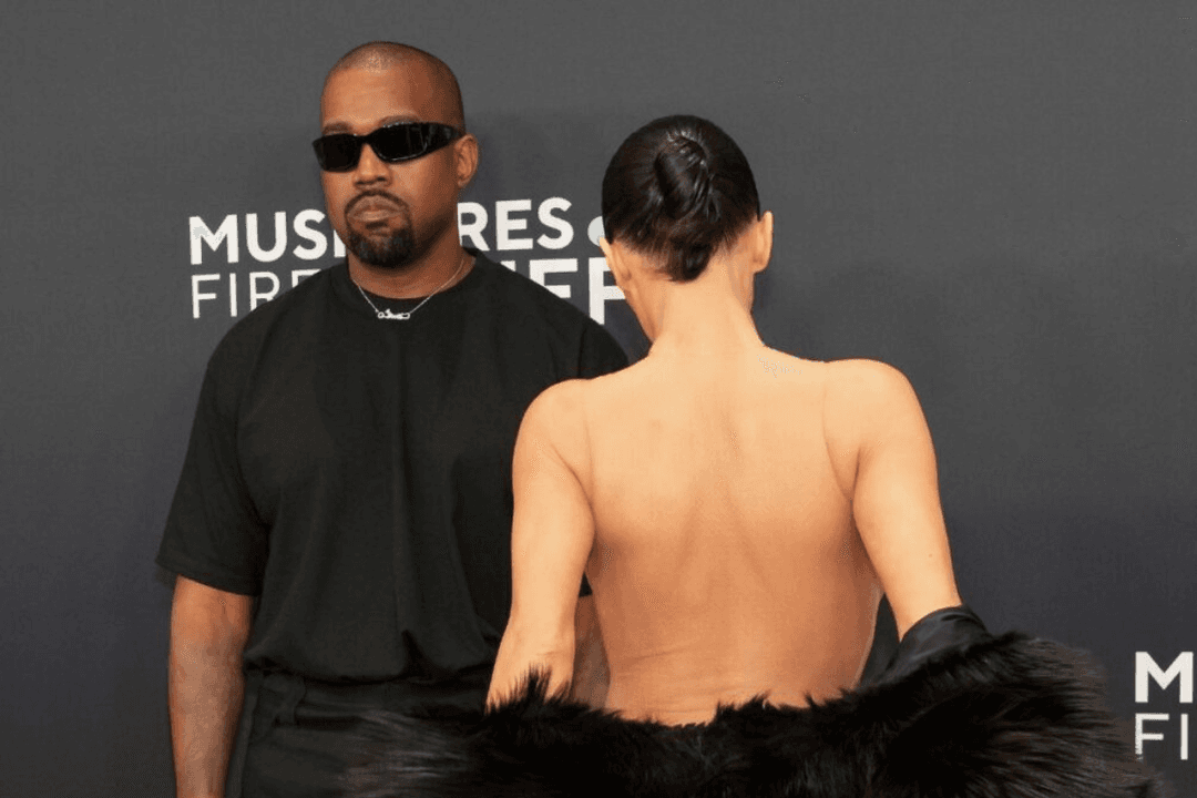 Bianca Censori posa desnuda para promocionar nueva película de Kanye West
