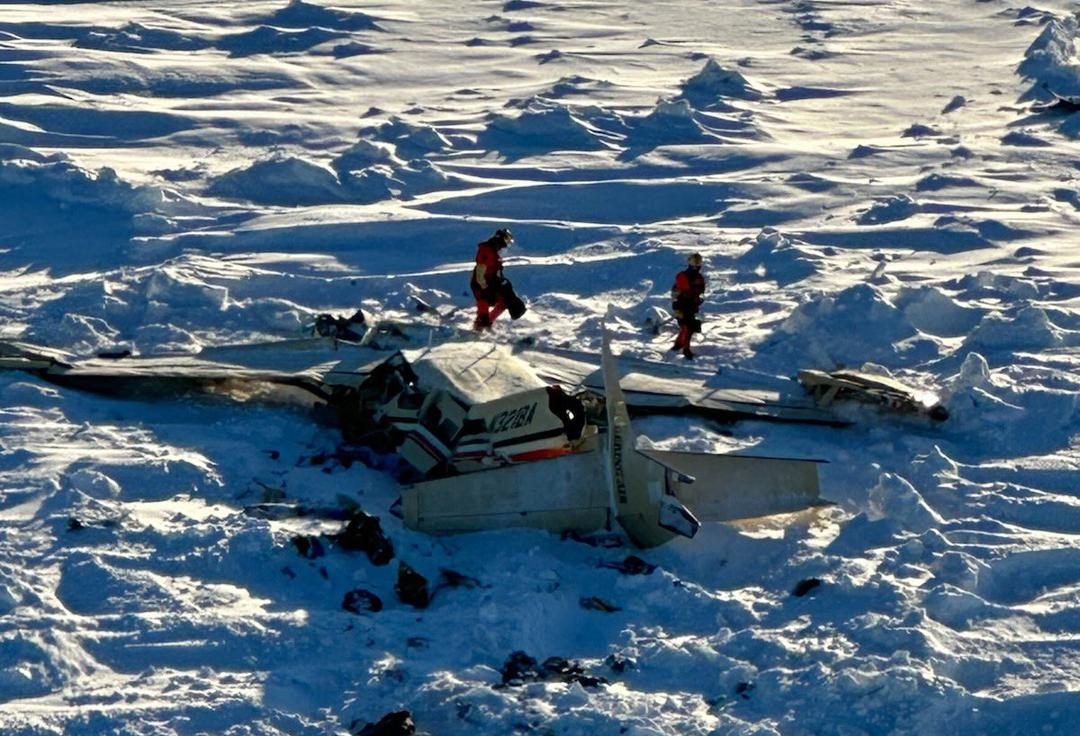 Alaska: Recuperan 10 cuerpos de avión caído