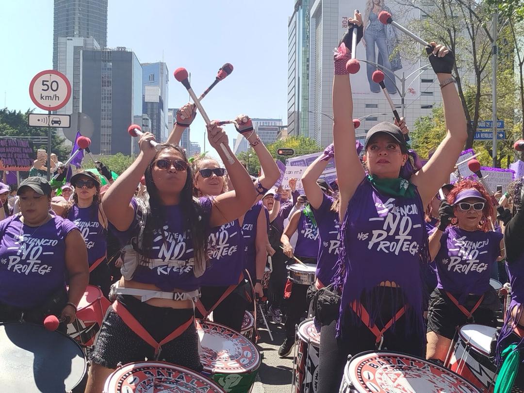 8M: Se lleva a cabo la marcha en la Ciudad de México